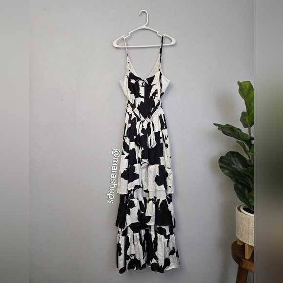 Hutch Guthrie Sleeveless Floral V-Neck Side-Slit Satin Maxi Dress - Picture 6 of 8